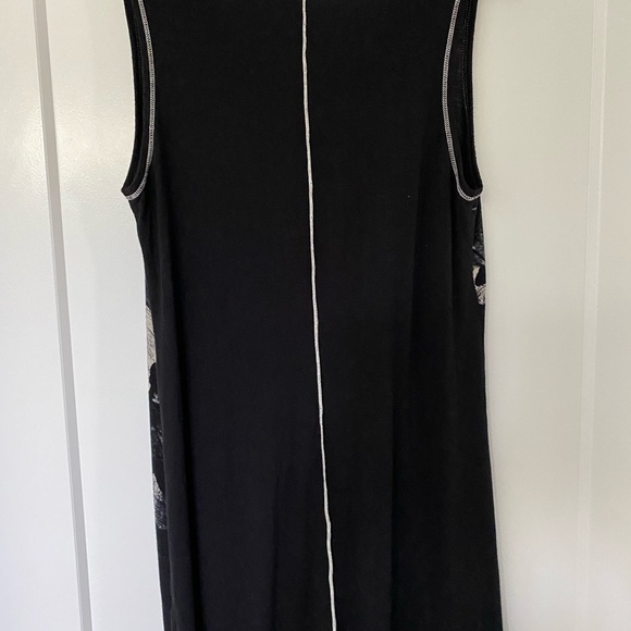 High Low Sleeveless Floral Top - Picture 4 of 4